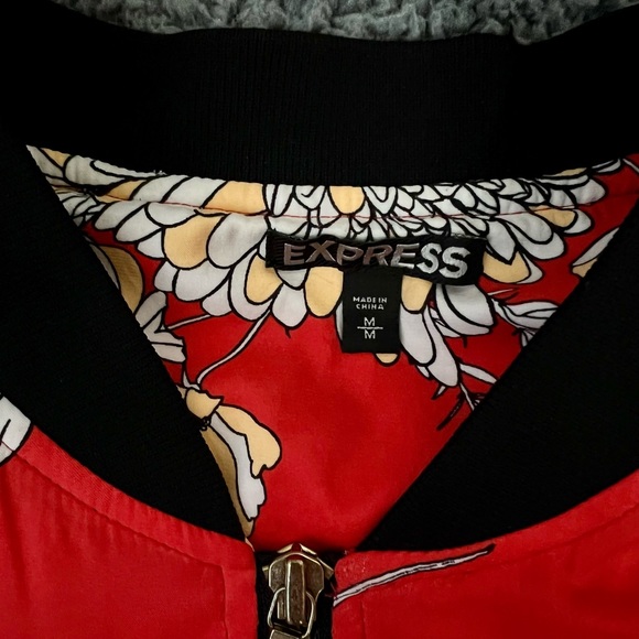 EXPRESS Reddish Orange/Multi Floral Bird Print Soft Bomber Jacket Women's Medium - Picture 8 of 11